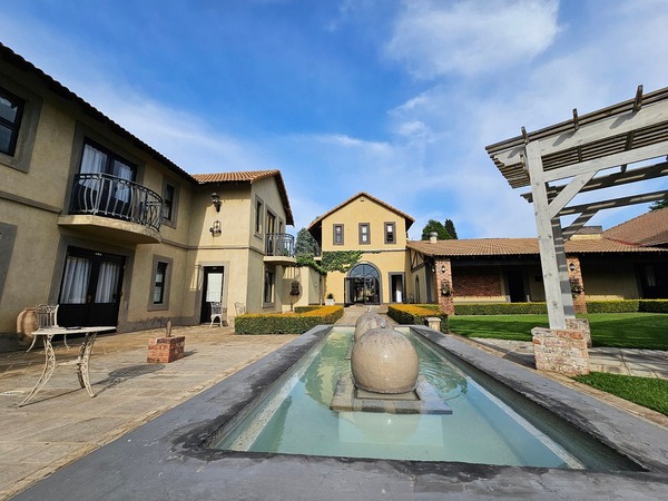 Accolades Hotel and Conference Centre