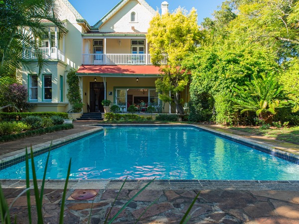 Hacklewood Hill Country House