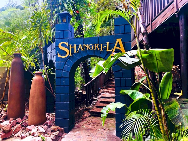 Shangri-La Country Hotel & Spa